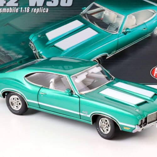 1:18 ACME 1972 Oldsmobile 442 W30 Coupe radiant green/ white