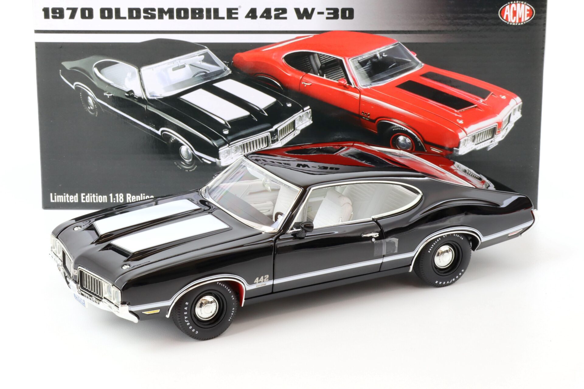 1:18 ACME 1970 Oldsmobile 442 W-30 Coupe black/ white