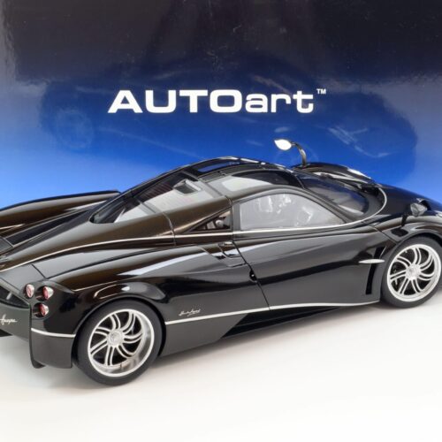 1:12 AUTOart Pagani Huayra gloss black & silver stripes 12233
