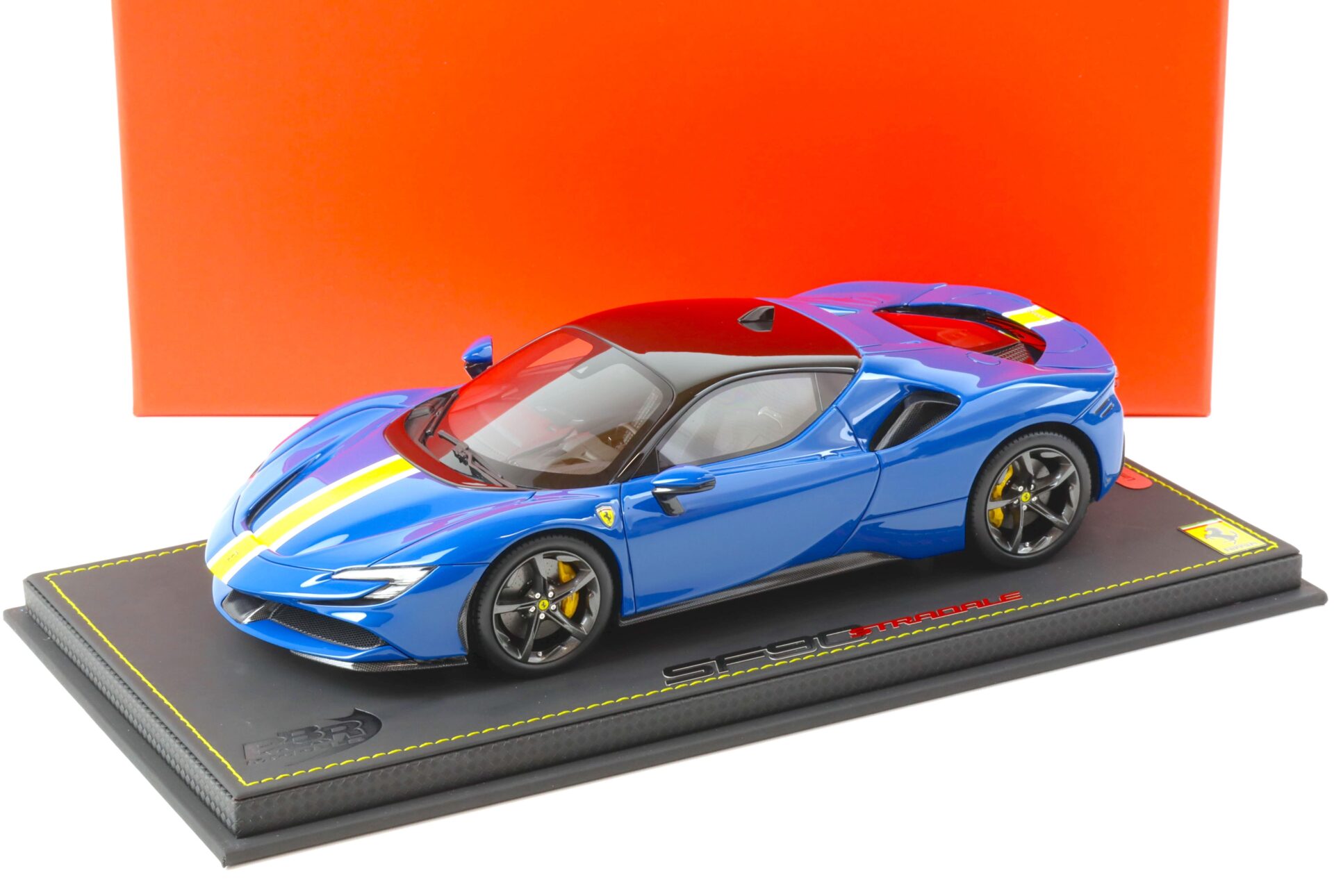 1:18 BBR Ferrari SF90 Stradale 2019 Azzurro Dino/ yellow stripe - Limited 99 pcs.