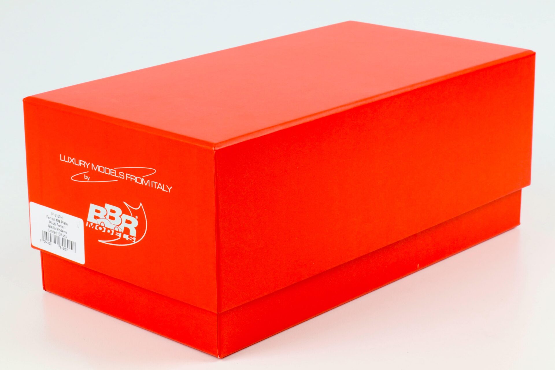 1:18 BBR Ferrari 488 Pista Piloti Ferrari Giallo Modena with display - Limited 168 pcs.