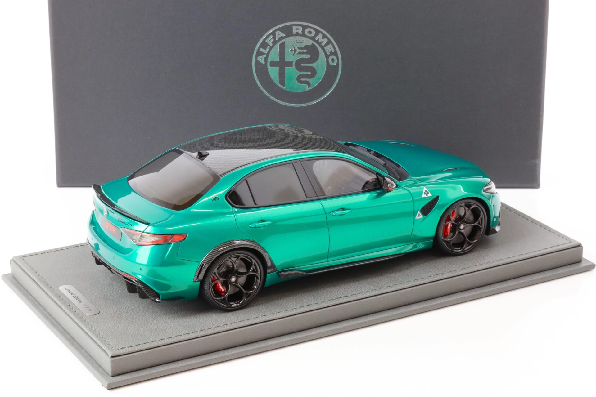 1:18 BBR Alfa Romeo Giulia GTA Verde Montreal green/ red brakes - Limited 44 pcs.