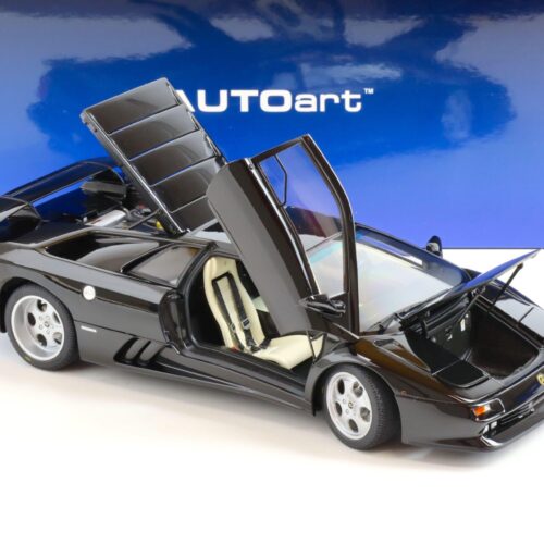 1:18 AUTOart 1993 Lamborghini Diablo SE30 deep black metallic 79159