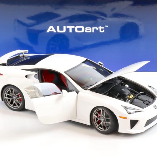 1:18 AUTOart Lexus LFA 2010 whitest white 78850