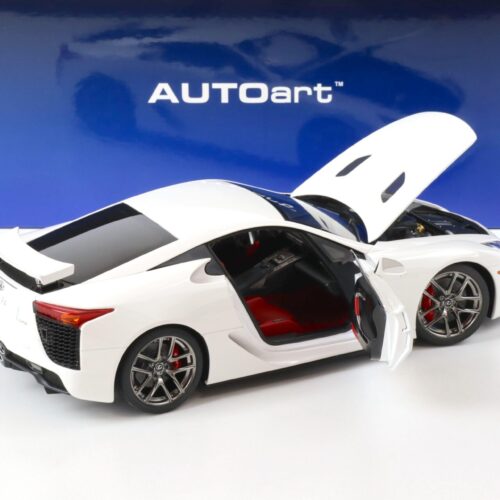 1:18 AUTOart Lexus LFA 2010 whitest white 78850