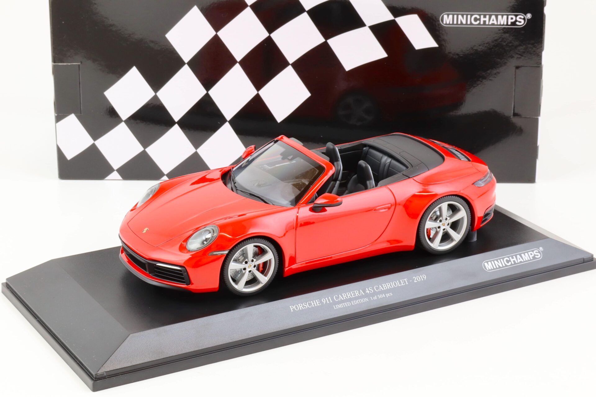 ID 70002 orig 1.jpg 1:18 Minichamps Porsche 911 (992) Carrera 4S Cabriolet 2019 red