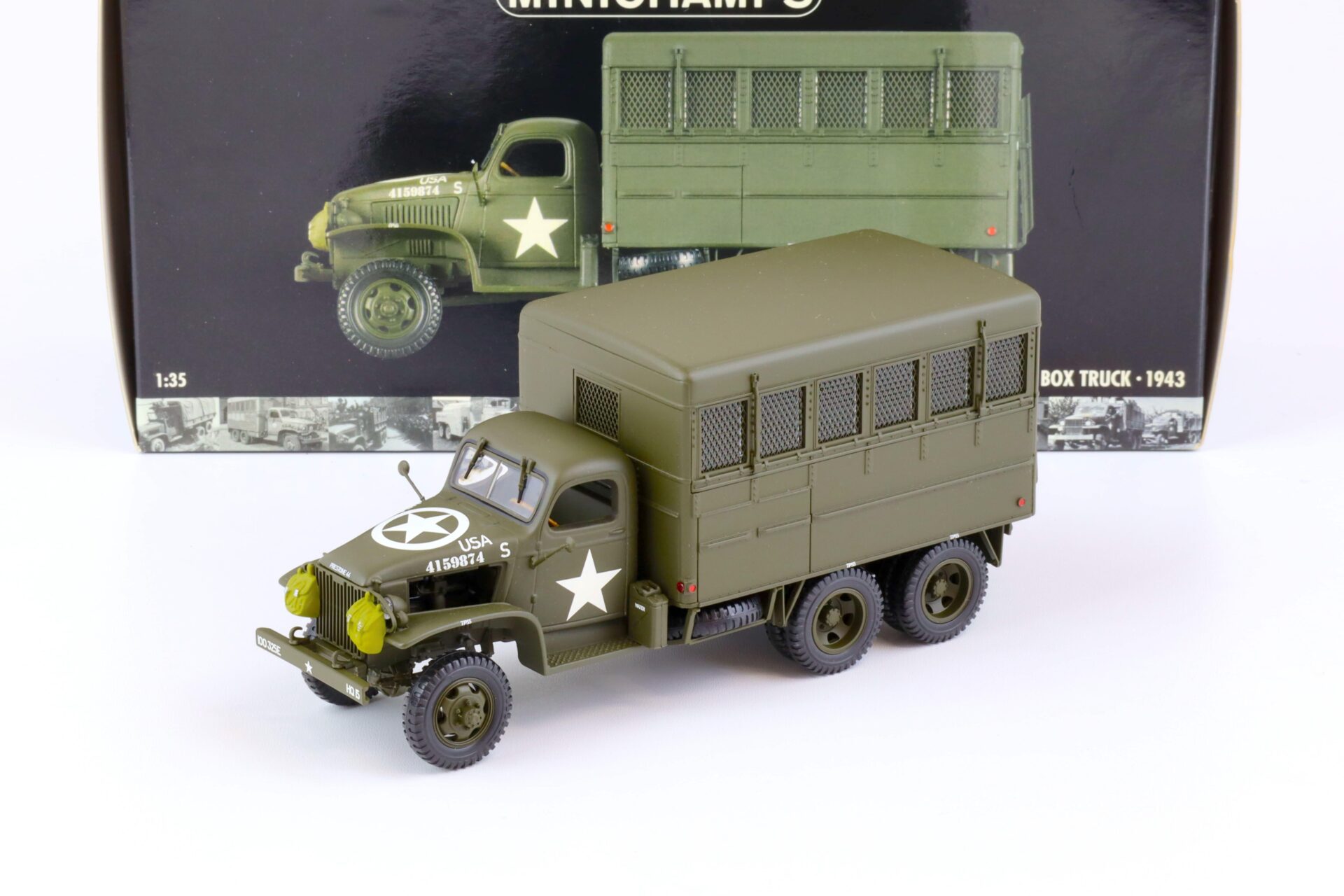ID 70069 orig.jpg 1:35 Minichamps GMC CCKW 353 B2 Box Truck 1943 Military green