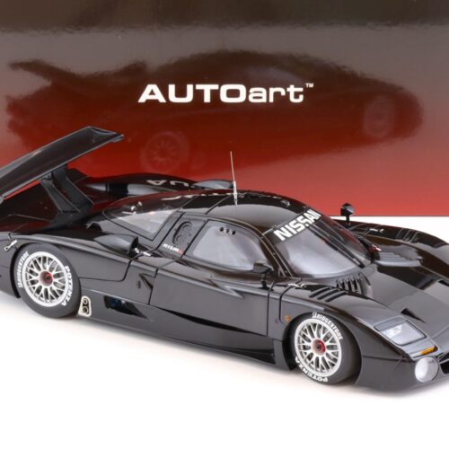 1:18 AUTOart Nissan R390 GT1 Le Mans 1998 black Die-Cast 89878