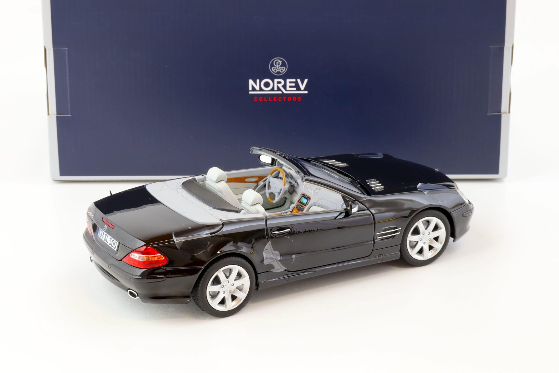 1:18 Norev Mercedes SL 500 R230 Convertible 2003 black 183840