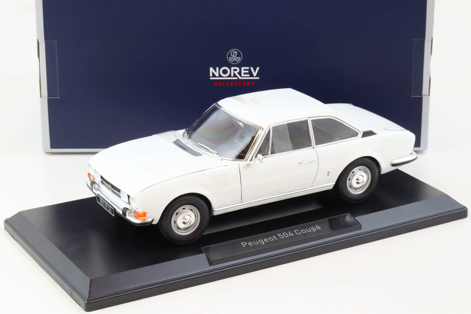 1:18 Norev Peugeot 504 Coupe 1969 white