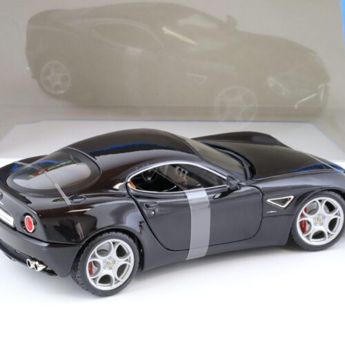1:18 Bburago Alfa Romeo 8C Competizione black metallic