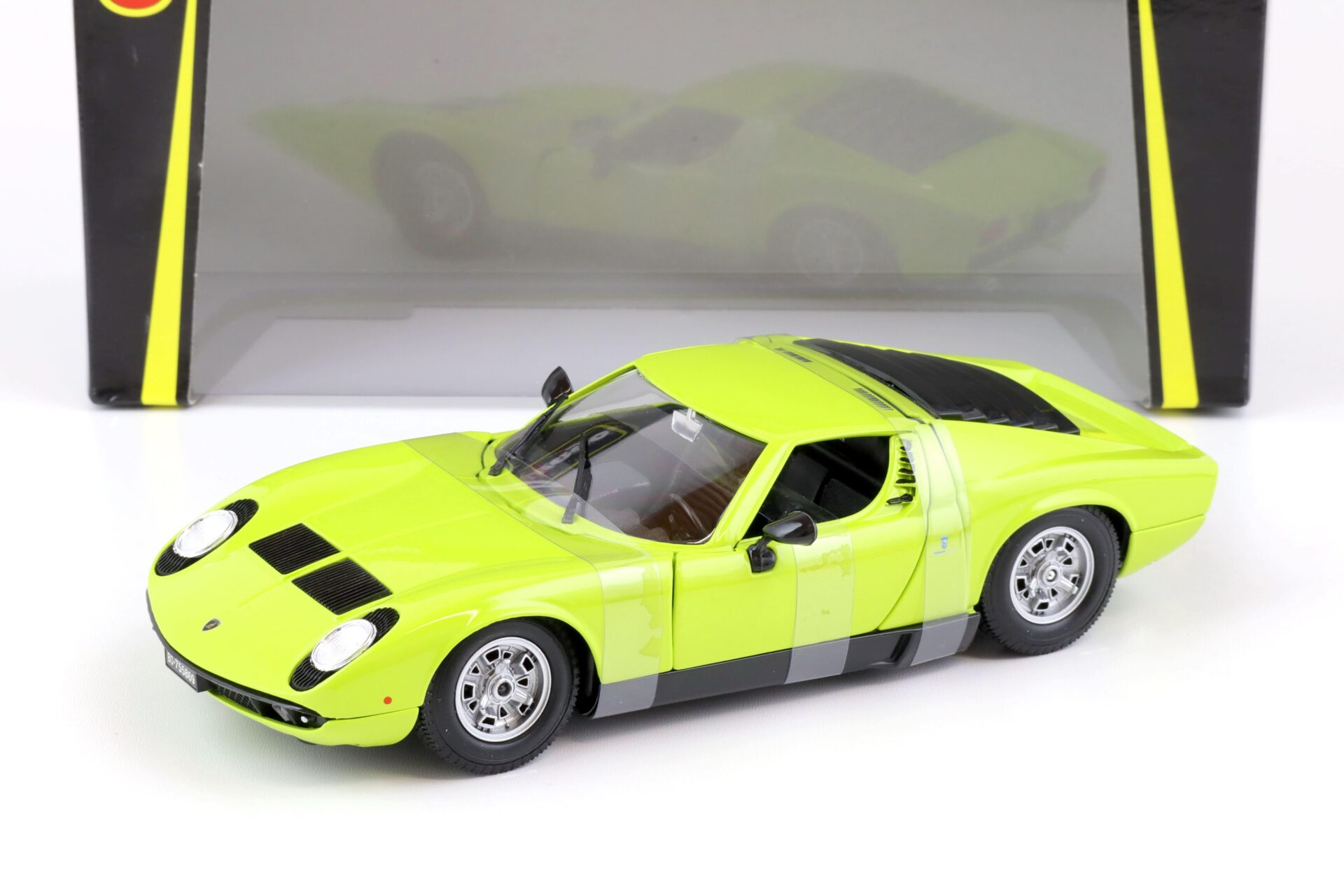 ID 70505 orig.jpg 1:18 Bburago Lamborghini Miura 1968 green