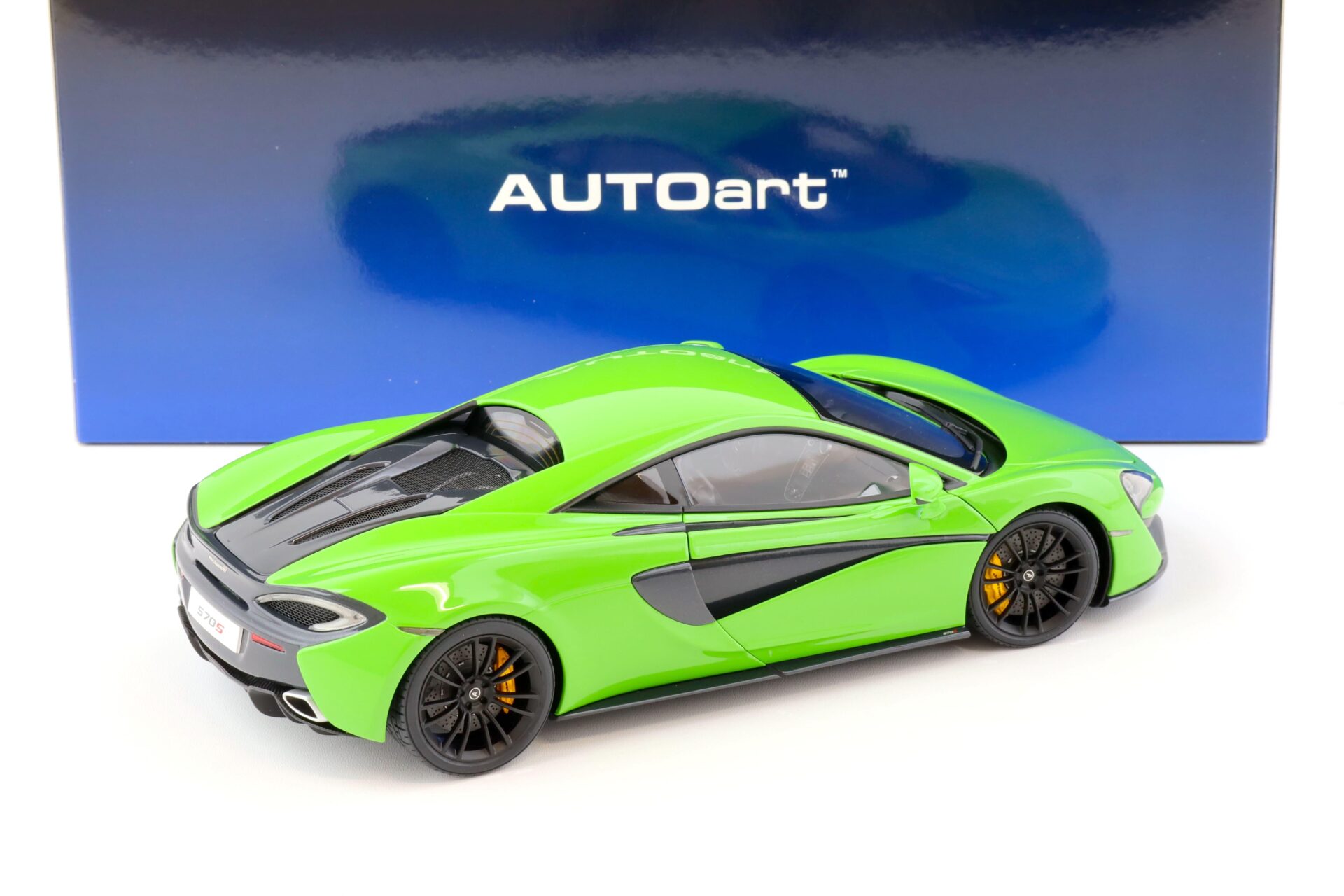 1:18 AUTOart McLaren 570S Coupe 2016 Mantis green/ black wheels 76042