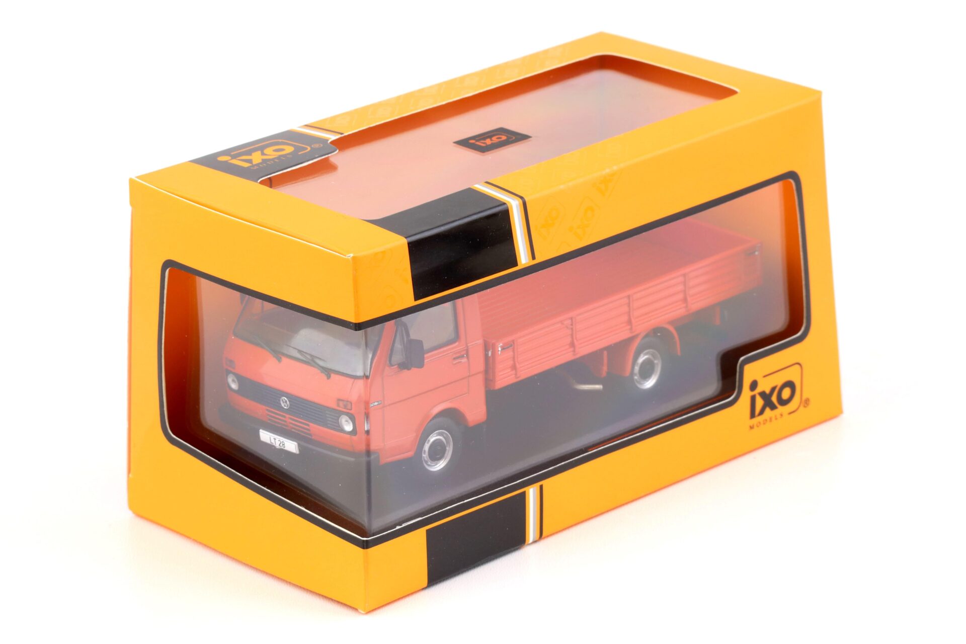 1:43 IXO Volkswagen VW LT 28 D Pritsche Lang 1978 red