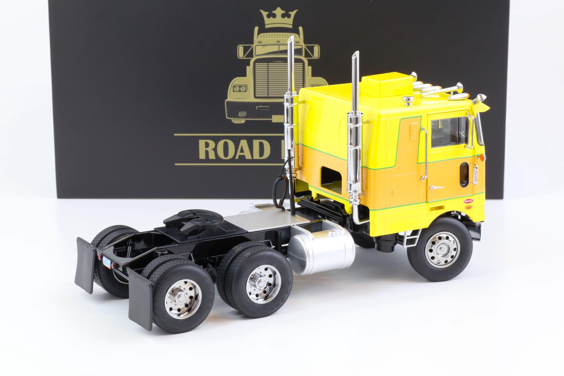 1:18 Road Kings LKW Peterbilt 352 Pacemaker 1977-1979 yellow/ brown