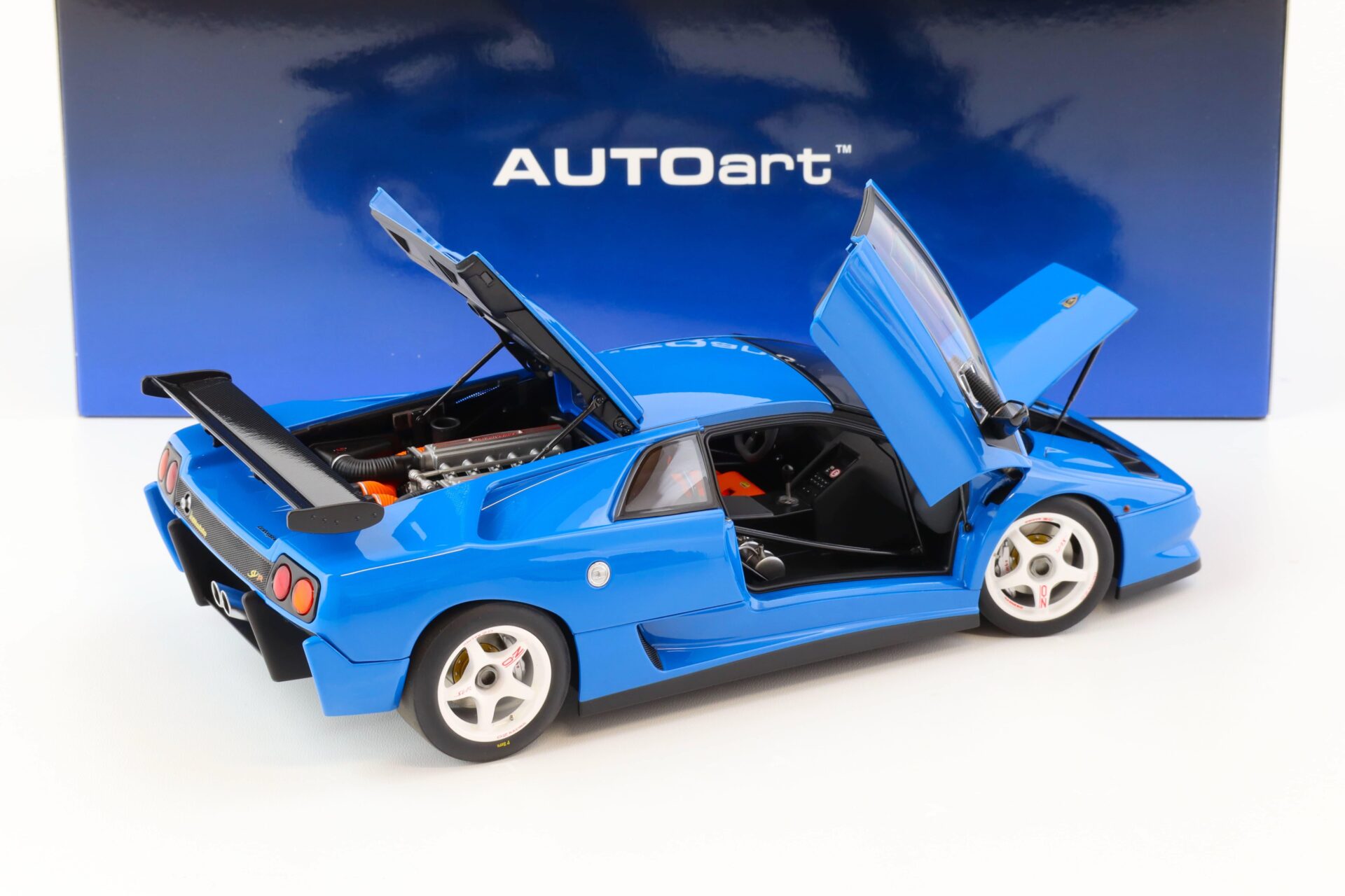 1:18 AUTOart Lamborghini Diablo SV-R 1996 blue Le Mans 79148