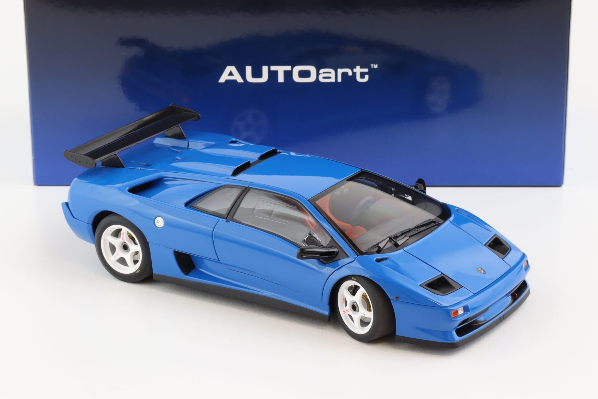 1:18 AUTOart Lamborghini Diablo SV-R 1996 blue Le Mans 79148
