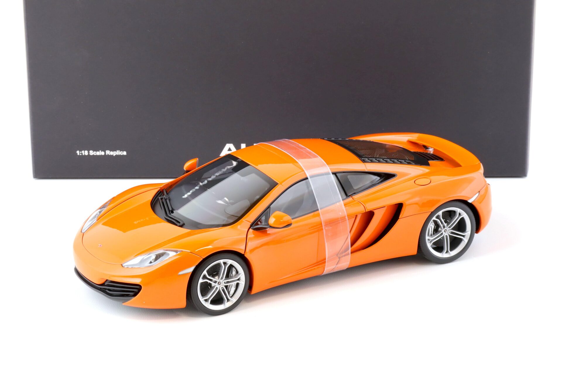 1:18 AUTOart McLAREN 12C Coupe 2011 orange metallic 76006
