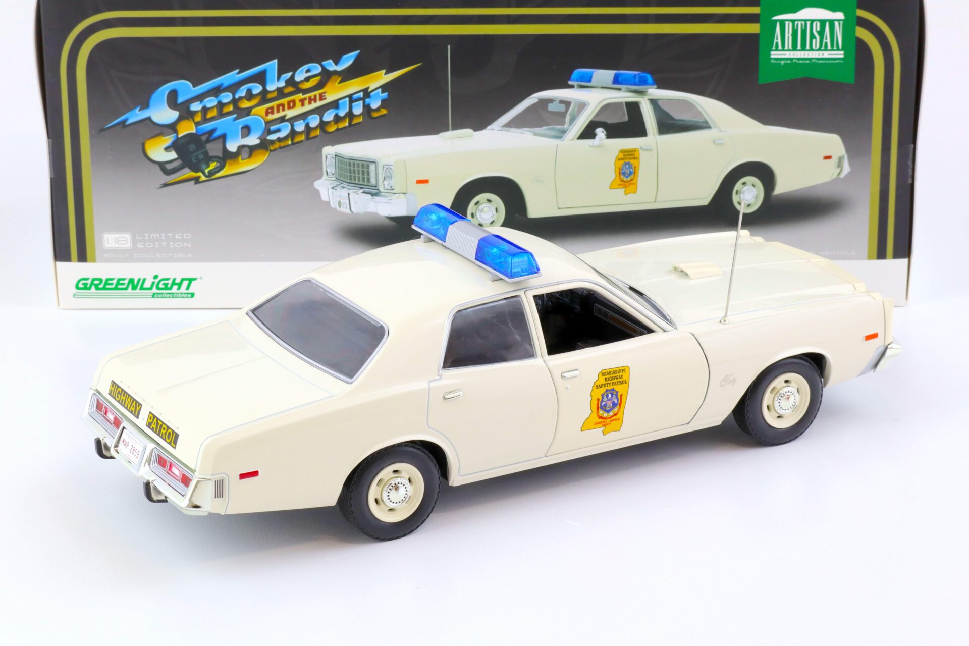 1:18 Greenlight 1975 Plymouth Fury Mississippi Highway Patrol SMOKEY & BANDIT