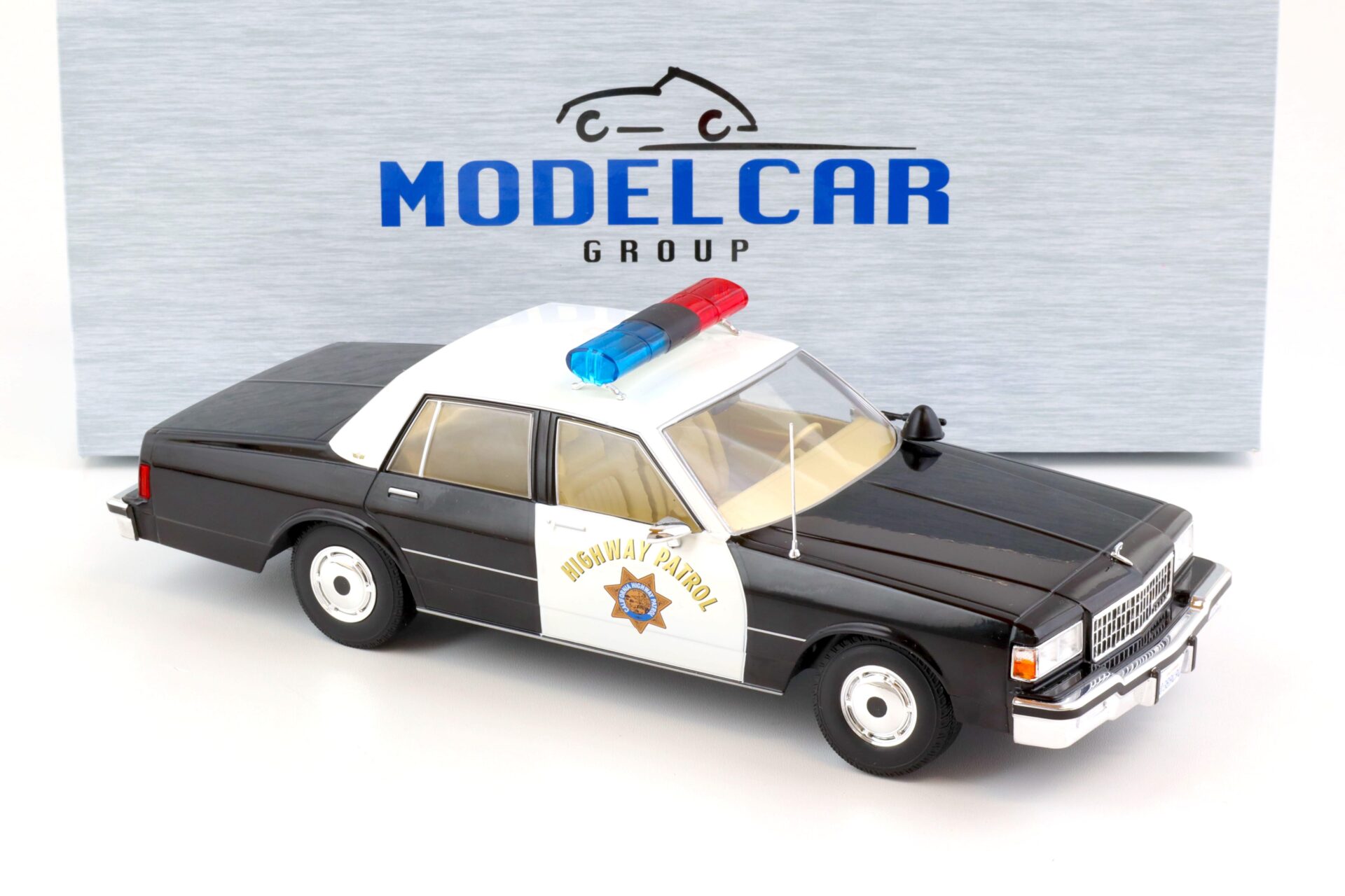 1:18 MCG Chevrolet Caprice California Highway Patrol Police 1987 black/ white