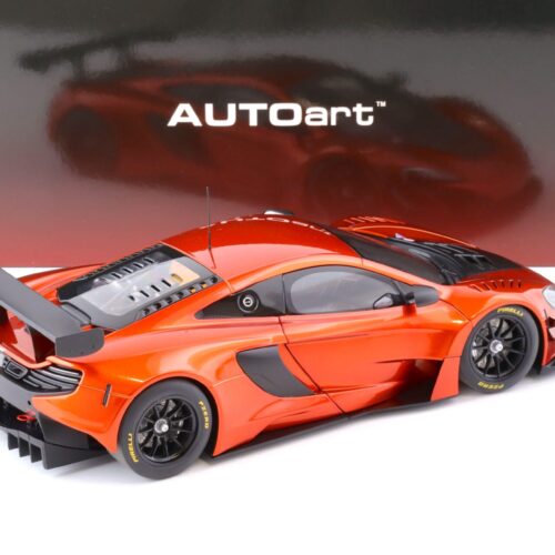 1:18 AUTOart McLAREN 650S GT3 2017 volcano orange/ black accents 81642