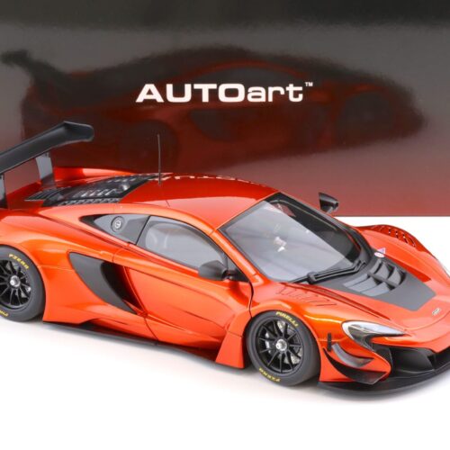 1:18 AUTOart McLAREN 650S GT3 2017 volcano orange/ black accents 81642