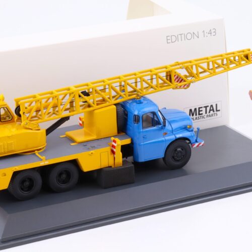 1:43 Schuco Tatra T148 Kranwagen LKW blue/ yellow