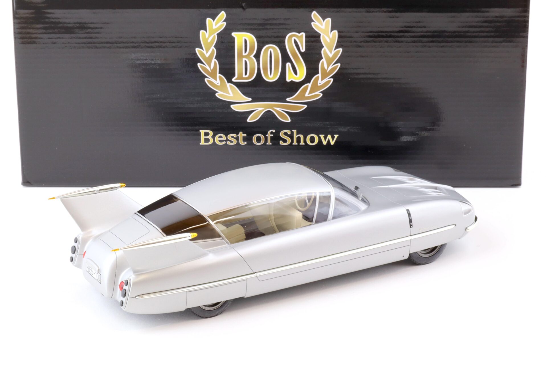 1:18 BOS-Models Borgward Traumwagen 1955 silver BOS052