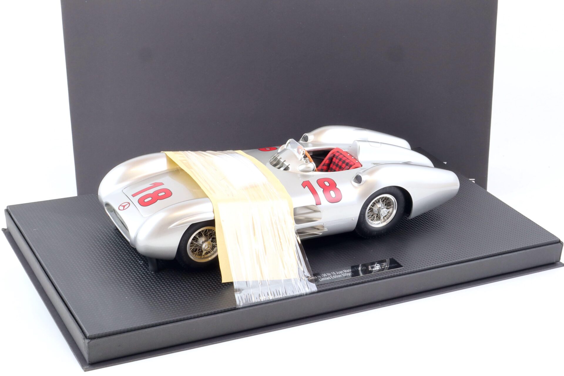 ID 71839 orig 1.jpg 1:12 GP Replicas Mercedes W196 Streamliner #18 Juan Manuel Fangio