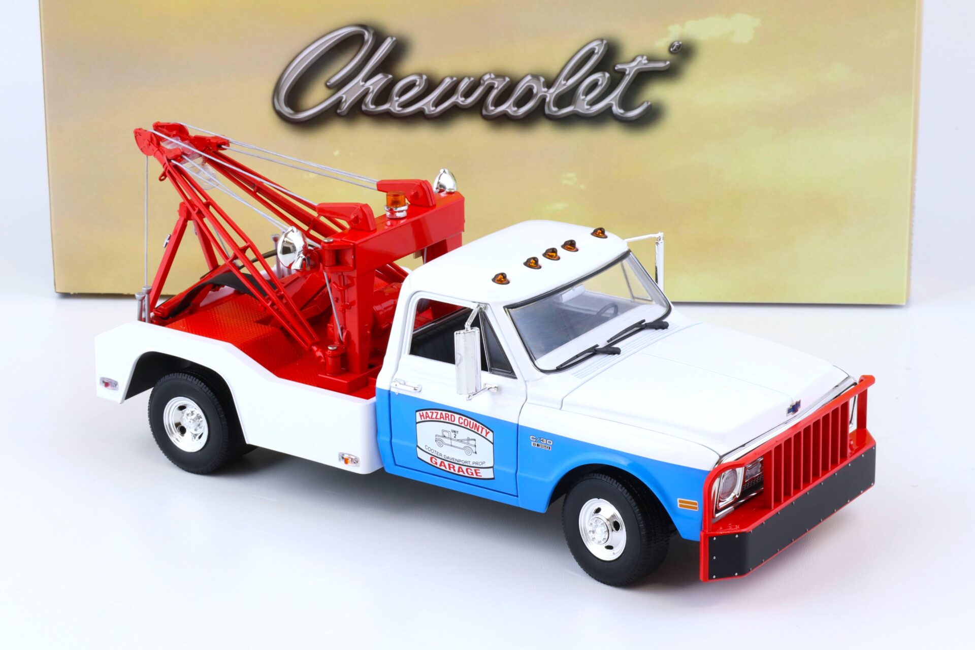 1:18 Greenlight 1969 Chevrolet C-30 Dually Wrecker Abschlepper HAZZARD Country Garage