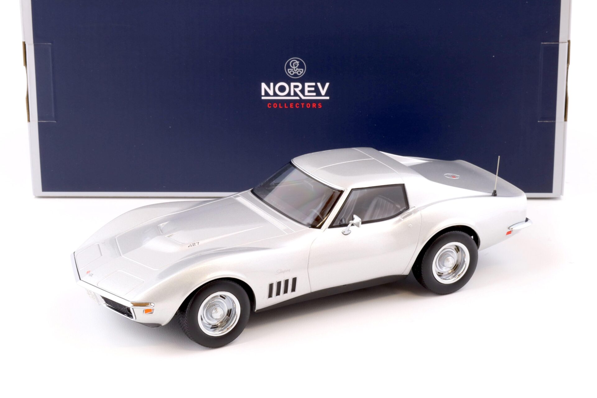 1:18 Norev Chevrolet Corvette C3 Coupe 1969 silver metallic