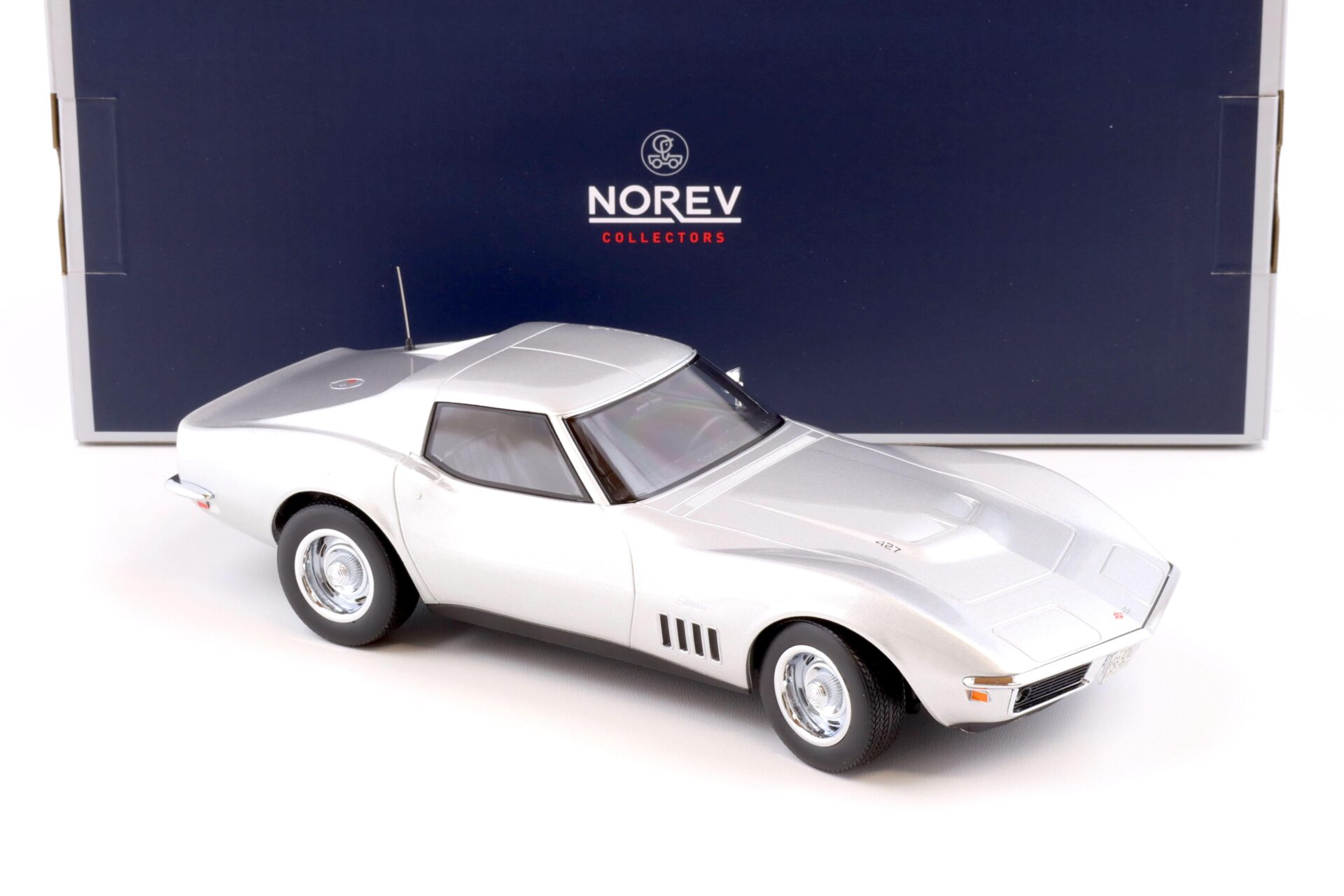 1:18 Norev Chevrolet Corvette C3 Coupe 1969 silver metallic