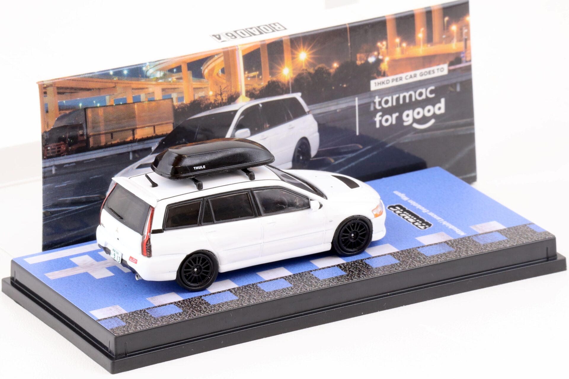 1:64 Tarmac Works Mitsubishi Lancer Evolution Wagon with roof box white