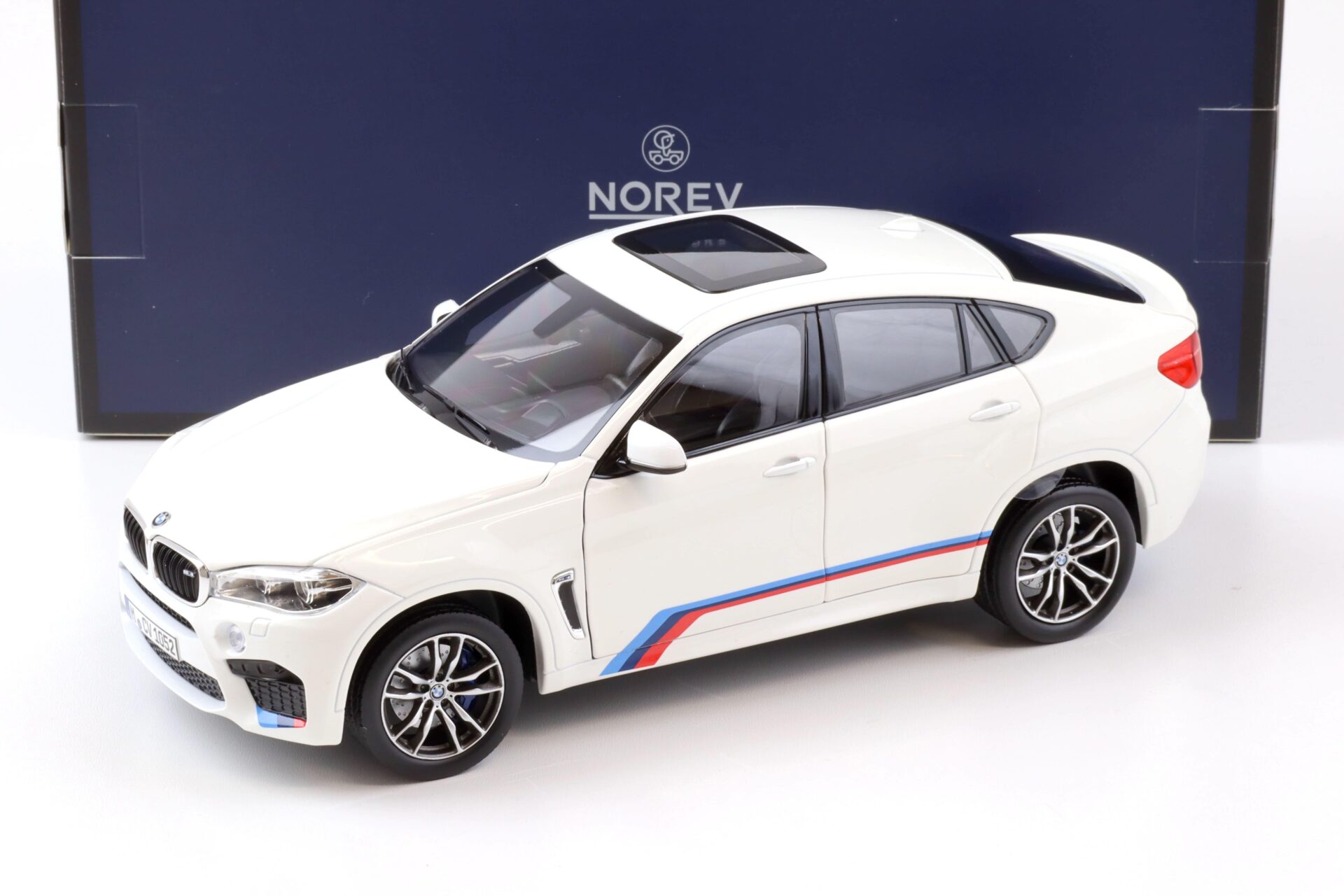1:18 Norev BMW X6M (F86) 2015 white - Limited 200 pcs.