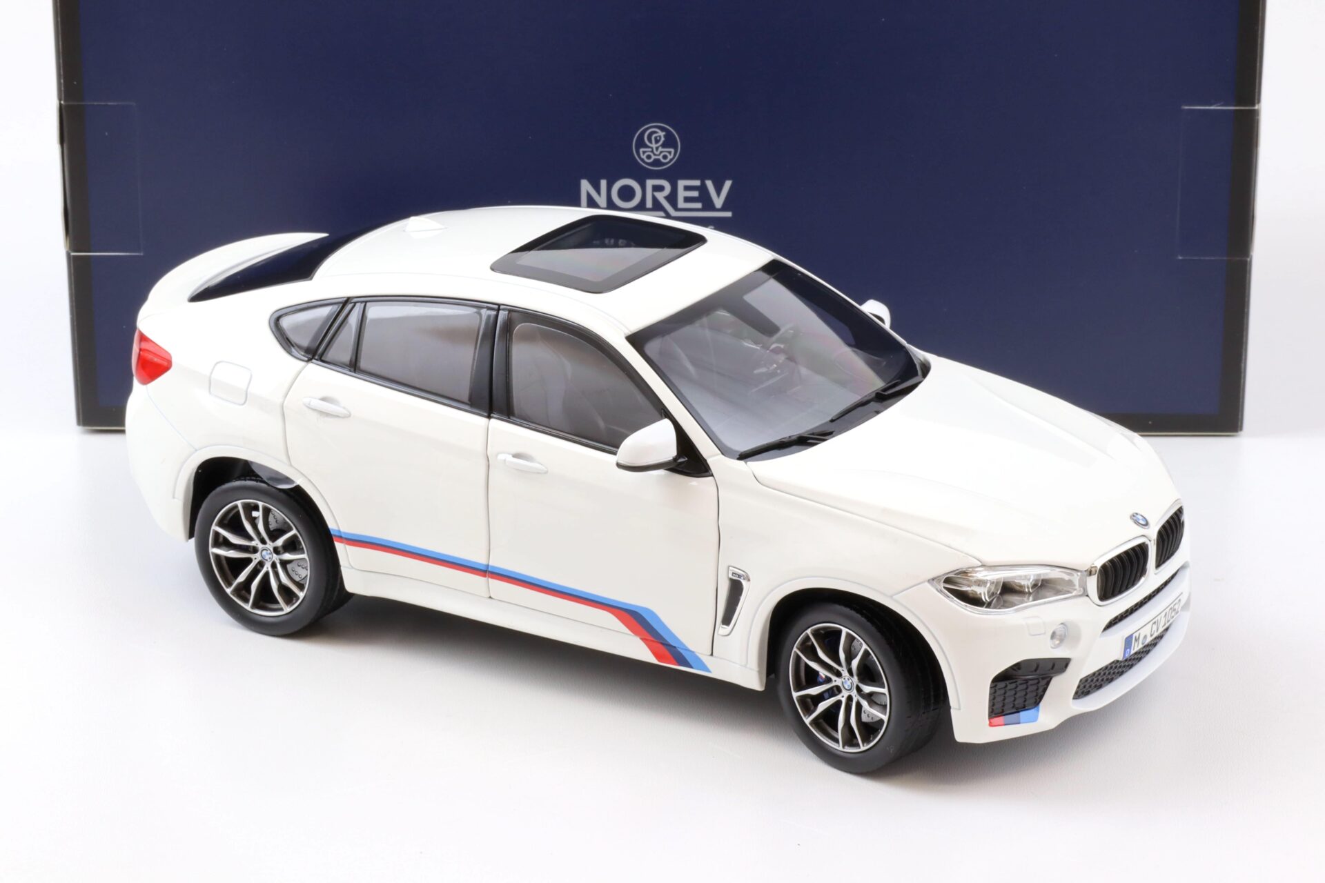 1:18 Norev BMW X6M (F86) 2015 white - Limited 200 pcs.