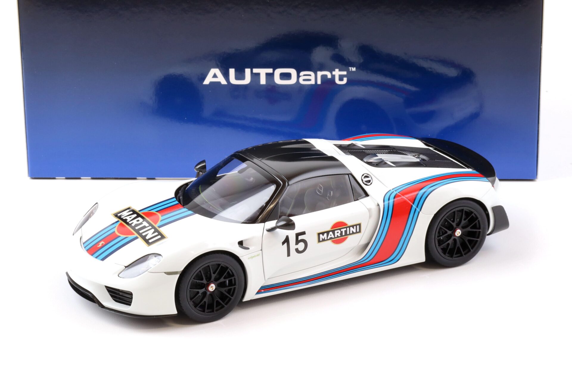1:18 AUTOart Porsche 918 Spyder 2013 white Martini Livery 77927