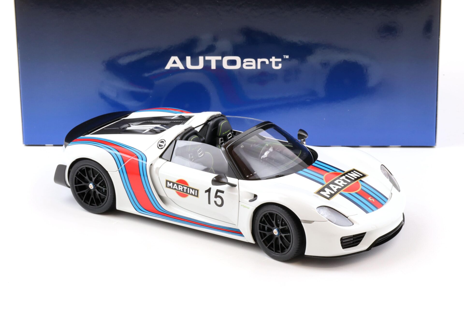1:18 AUTOart Porsche 918 Spyder 2013 white Martini Livery 77927