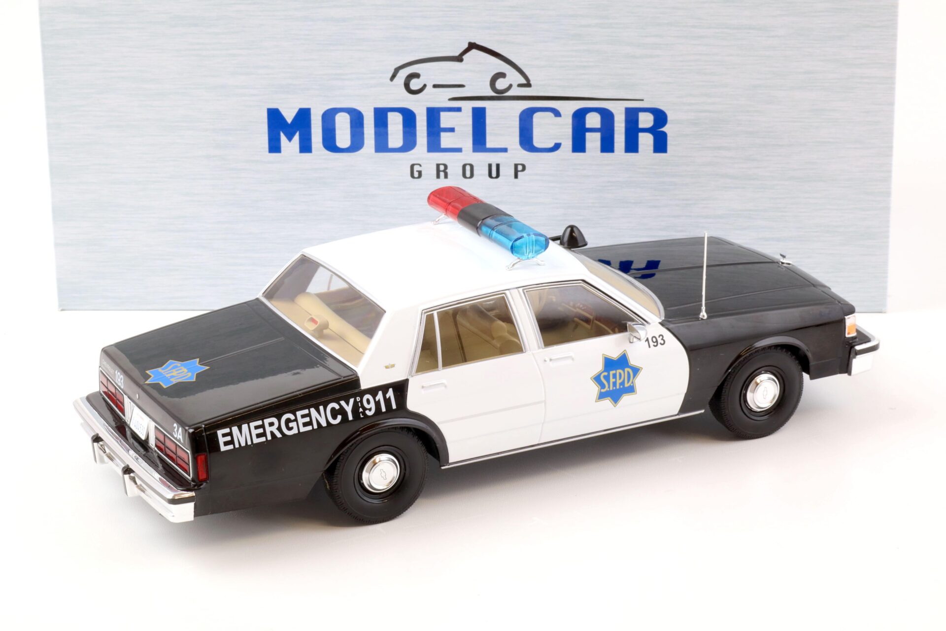 1:18 MCG Chevrolet Caprice S.F.P.D San Francisco Police Department black/ white
