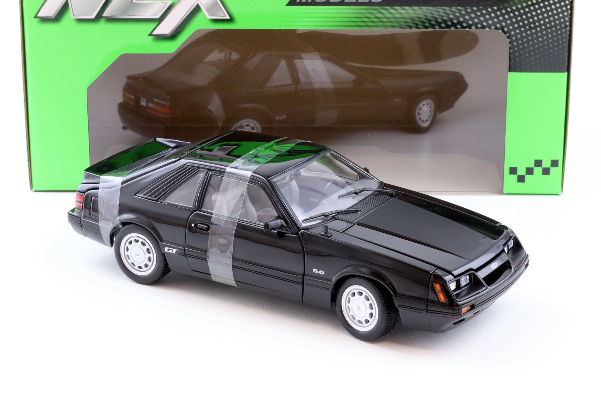 1:18 Welly NEX 1986 Ford Mustang GT 5.0 Coupe black