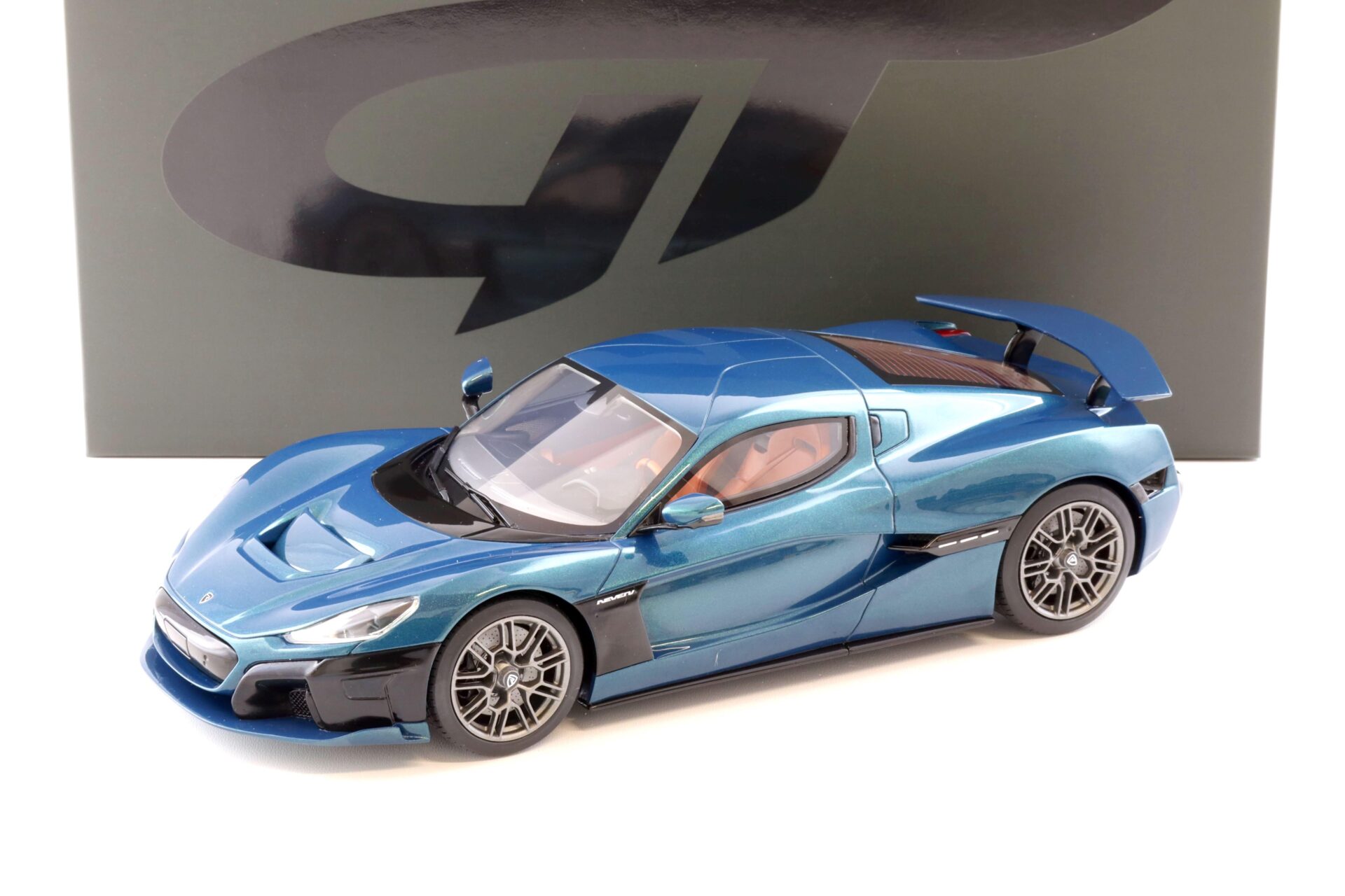 1:18 GT Spirit GT405 Rimac Nevera blue metallic 2021