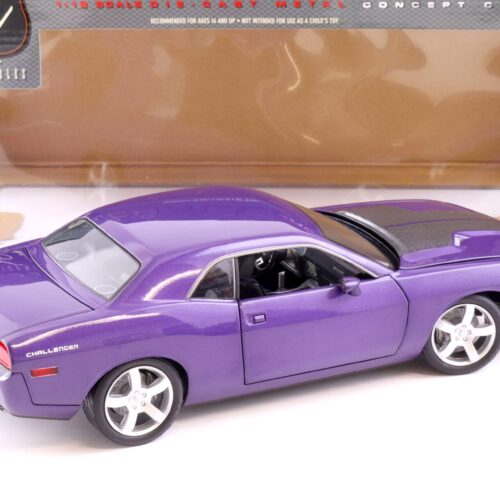 1:18 Highway61 Dodge Challenger Concept Car purple metallic