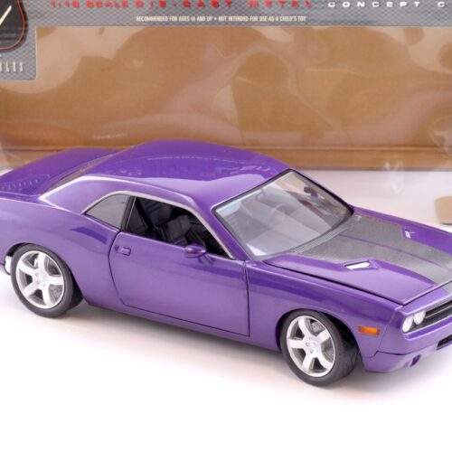 1:18 Highway61 Dodge Challenger Concept Car purple metallic