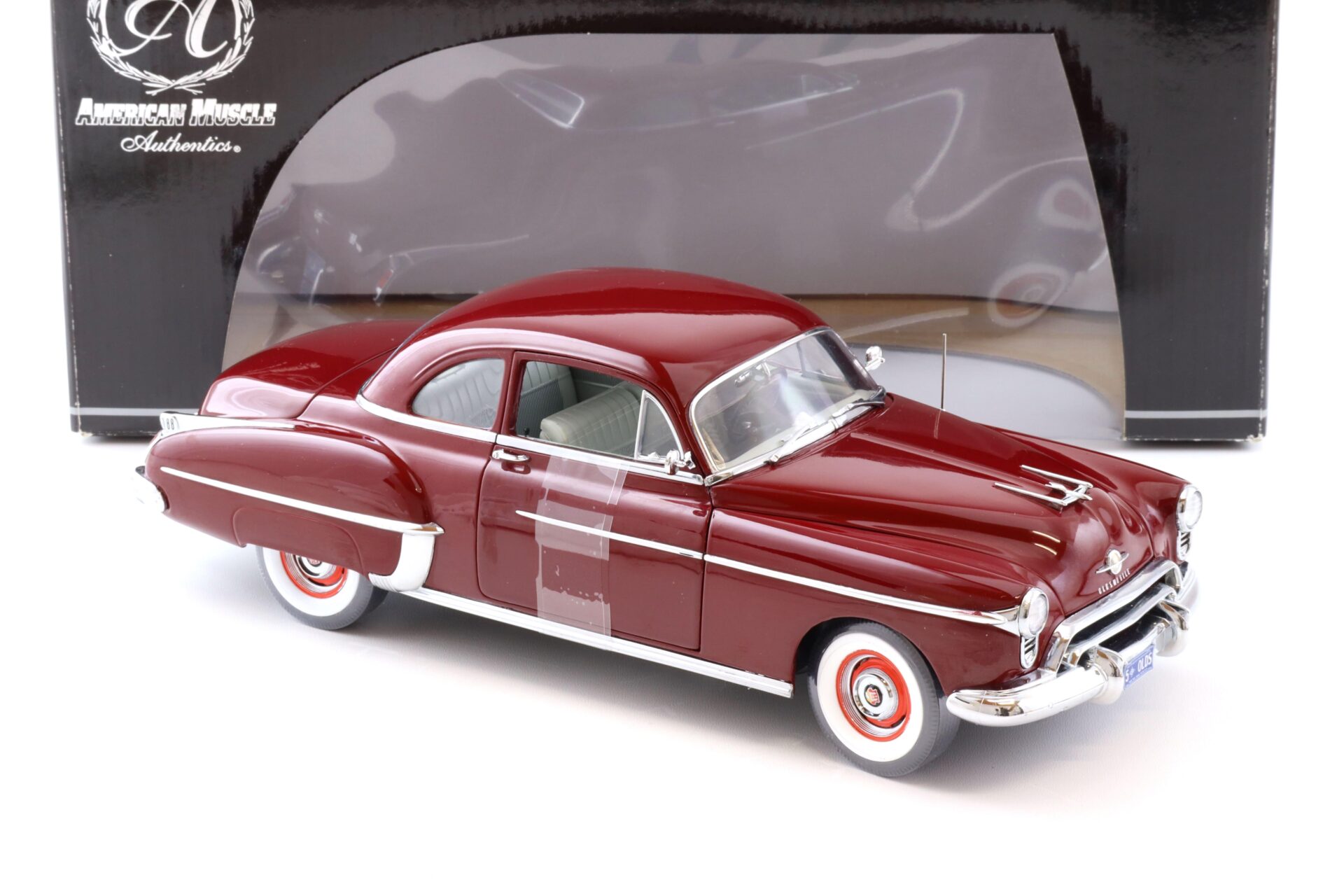 1:18 Ertl Authentics 1950 Oldsmobile dark red