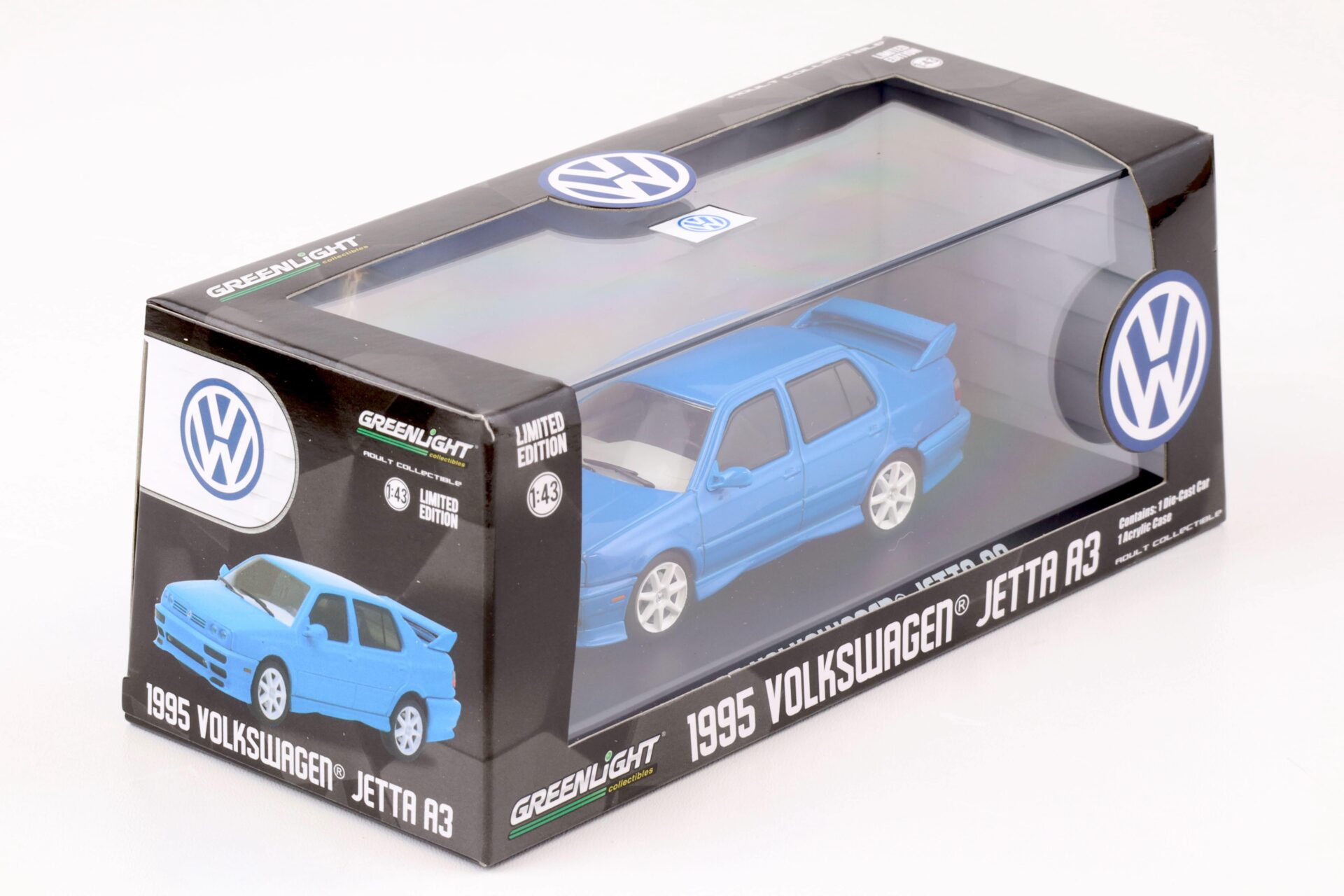 1:43 Greenlight 1995 VW Jetta A3 blue