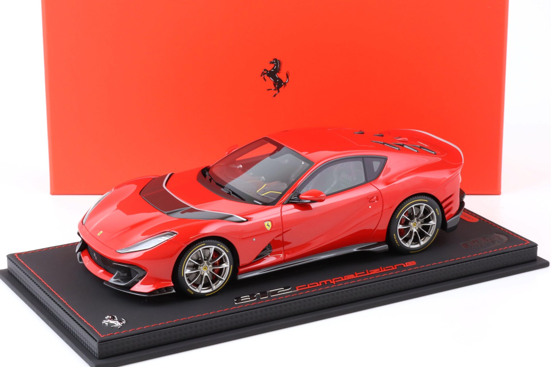 ID 73040 orig.jpg 1:18 BBR Ferrari 812 Competizione 2021 Rosso Corsa 322 - Argento horiz. stripe with display