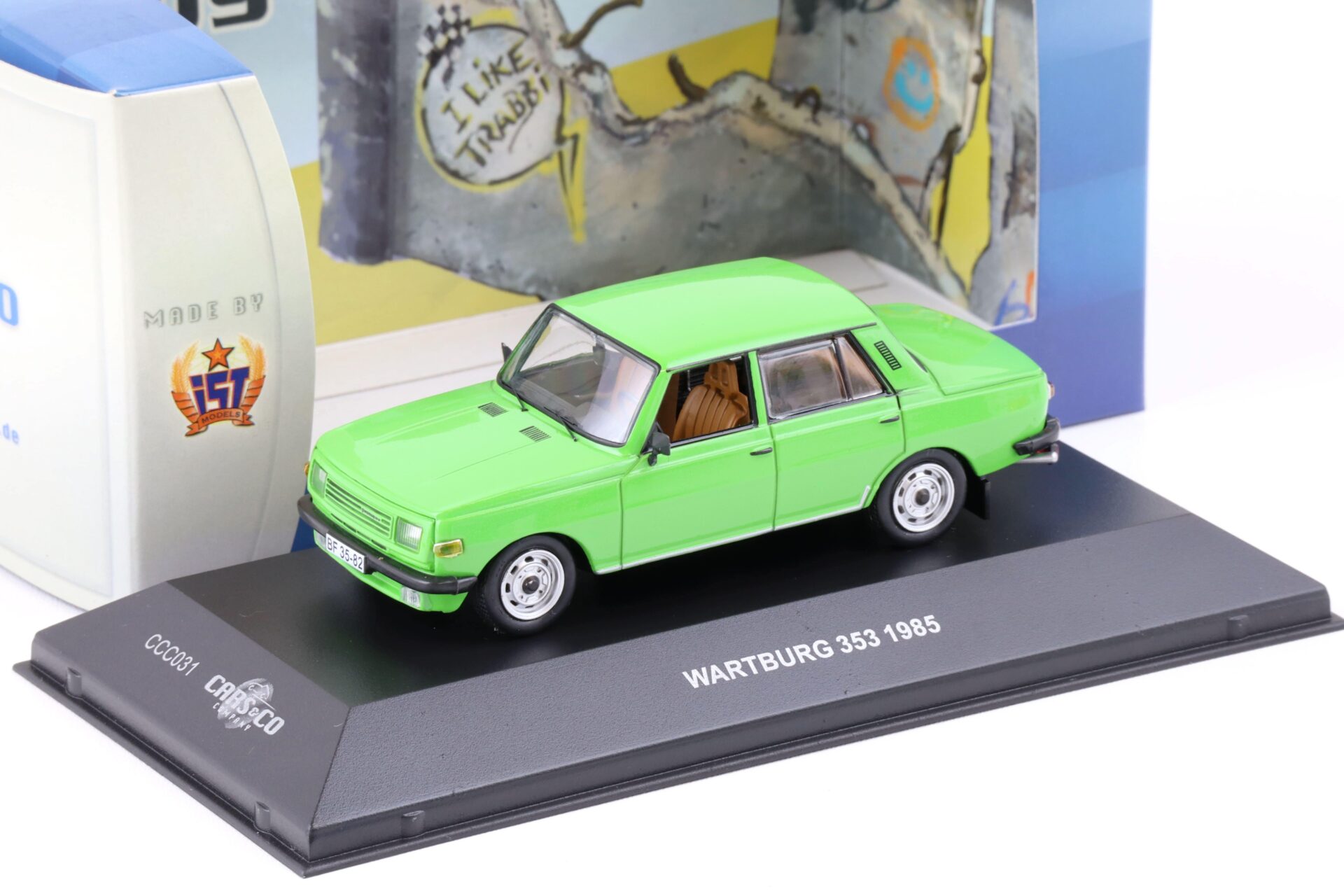 1:43 Cars&Co IST 1985 Wartburg 353 Sedan green