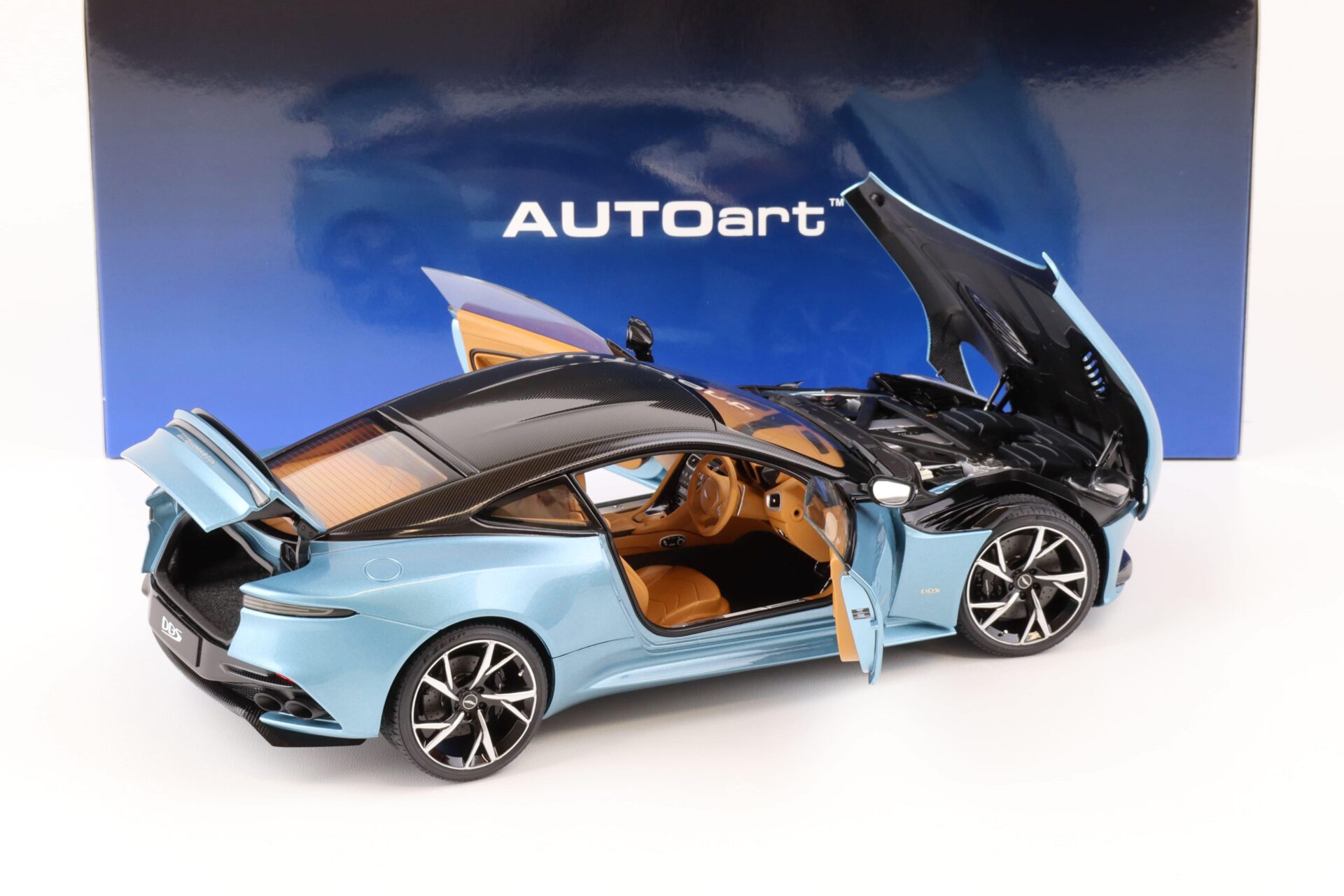 1:18 AUTOart Aston Martin DBS Superleggera Caribbean pearl blue 70299