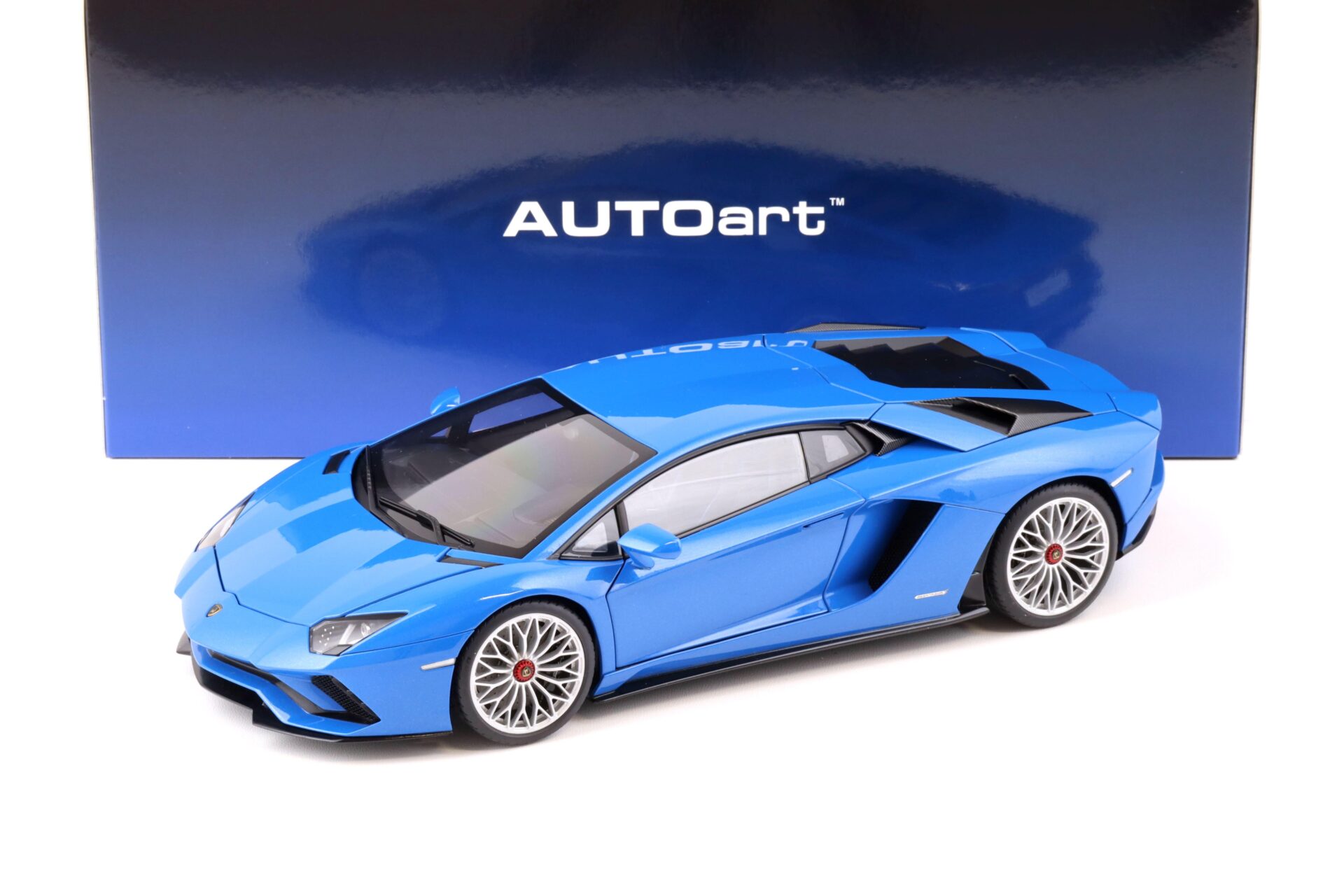 1:18 AUTOart Lamborghini Aventador S Coupe 2017 Blu Nila/ pearl blue 79134