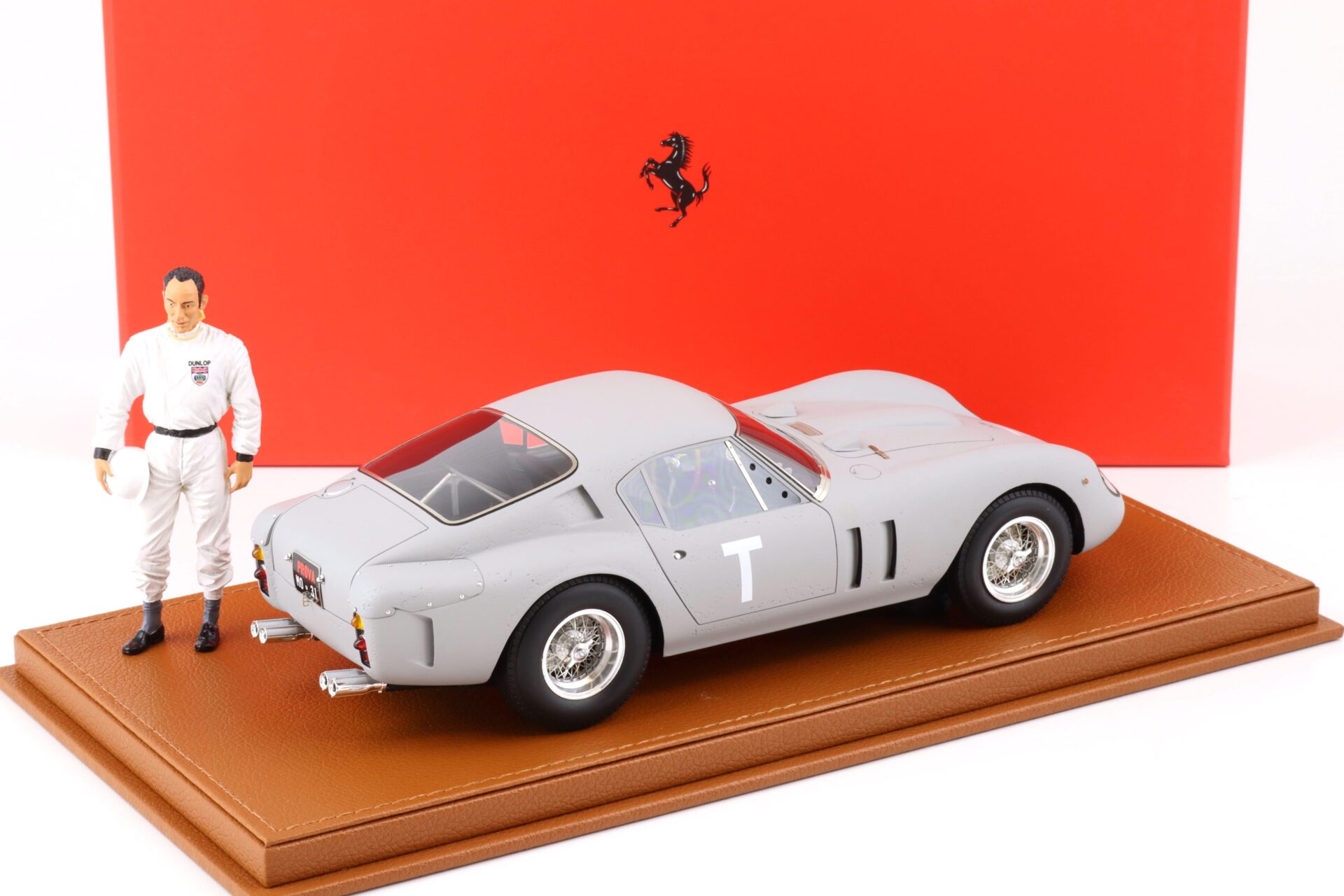 1:18 BBR Ferrari 250 GTO Test Monza 1961 with Figure Stirling Moss - Limited 200 pcs.