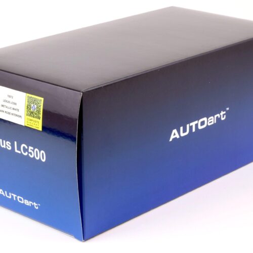 1:18 AUTOart Lexus LC500 Coupe metallic white/ dark rose interior 78872